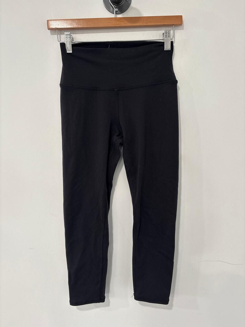 ALO Capris Black Size XS